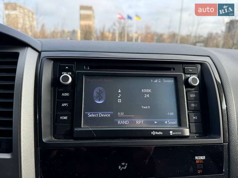 Внедорожник / Кроссовер Toyota Sequoia 2014 в Киеве