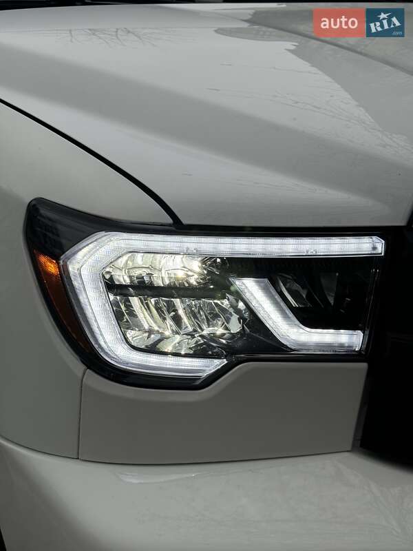 Внедорожник / Кроссовер Toyota Sequoia 2013 в Ивано-Франковске