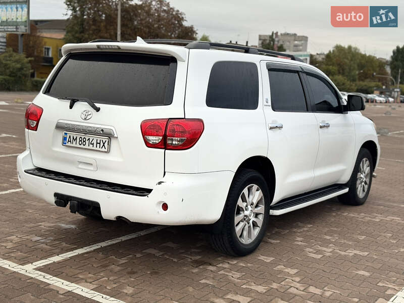 Внедорожник / Кроссовер Toyota Sequoia 2011 в Житомире