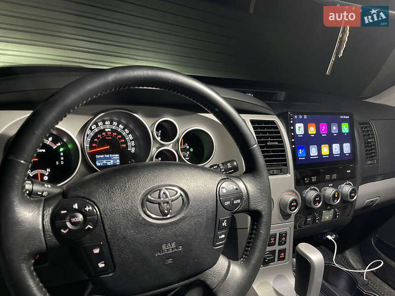 Внедорожник / Кроссовер Toyota Sequoia 2008 в Житомире