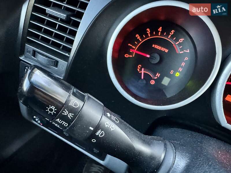 Позашляховик / Кросовер Toyota Sequoia 2011 в Києві