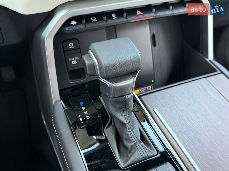 Позашляховик / Кросовер Toyota Sequoia 2025 в Києві