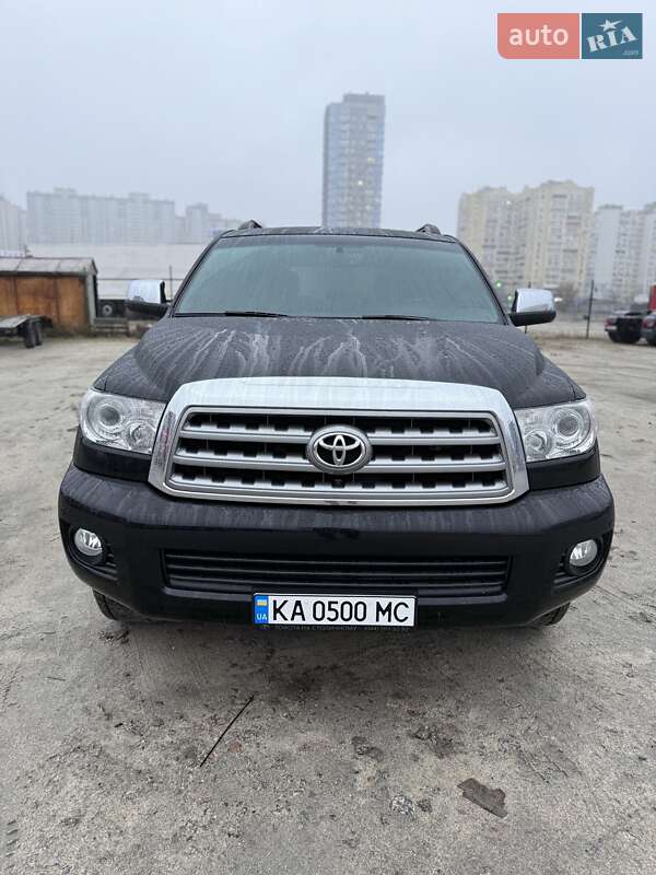 Позашляховик / Кросовер Toyota Sequoia 2016 в Києві
