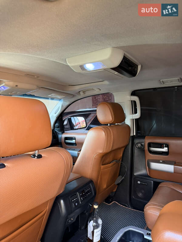 Внедорожник / Кроссовер Toyota Sequoia 2008 в Одессе