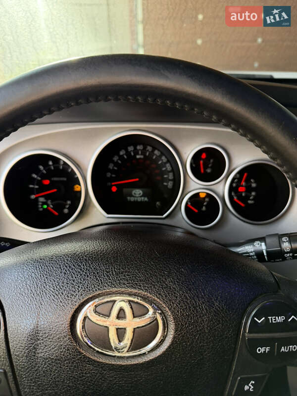 Внедорожник / Кроссовер Toyota Sequoia 2008 в Одессе