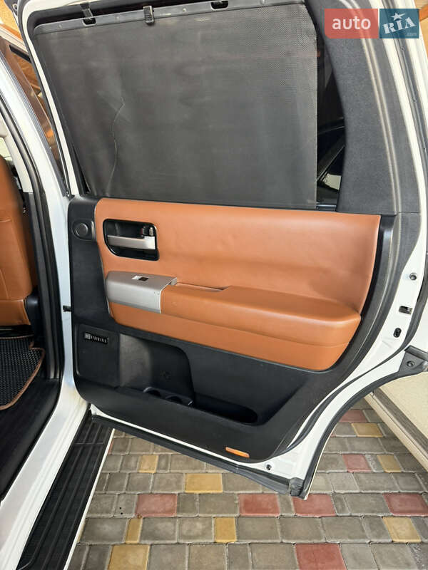 Внедорожник / Кроссовер Toyota Sequoia 2008 в Одессе