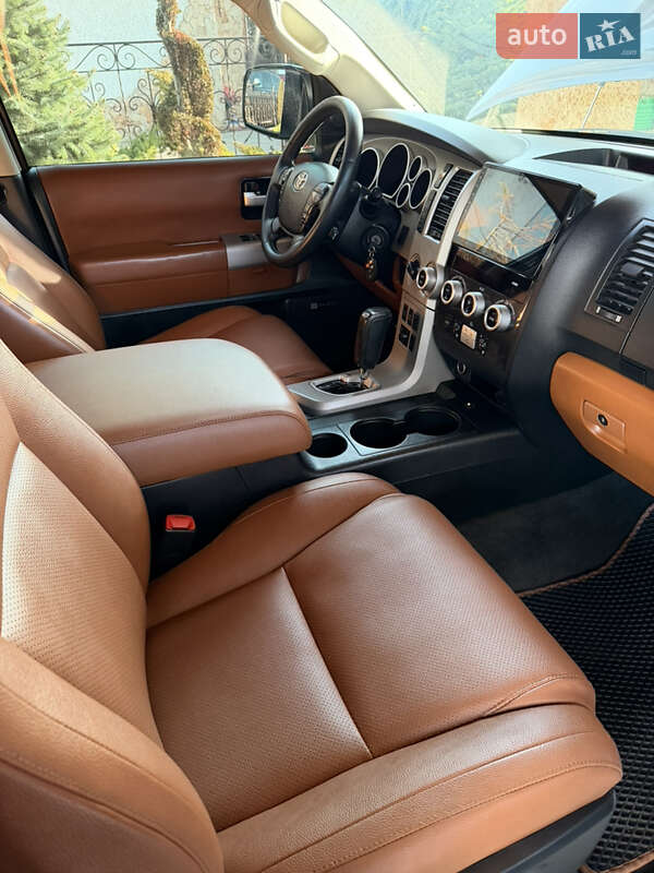 Внедорожник / Кроссовер Toyota Sequoia 2008 в Одессе