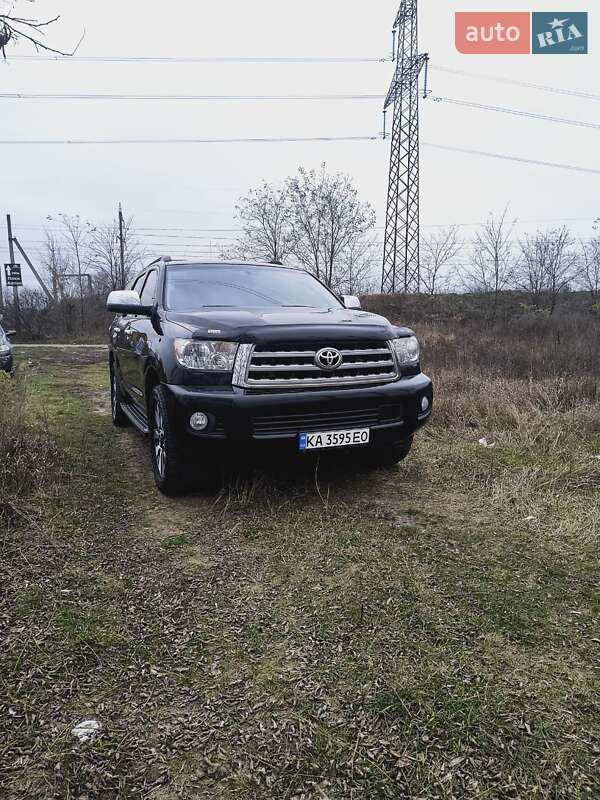 Позашляховик / Кросовер Toyota Sequoia 2014 в Києві