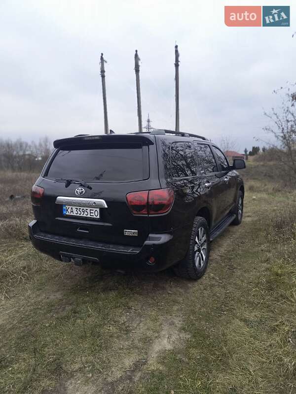 Позашляховик / Кросовер Toyota Sequoia 2014 в Києві