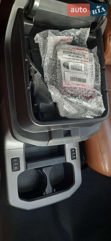 Внедорожник / Кроссовер Toyota Sequoia 2018 в Киеве фото 13 Внедорожник / Кроссовер Toyota Sequoia 2018 в Киеве