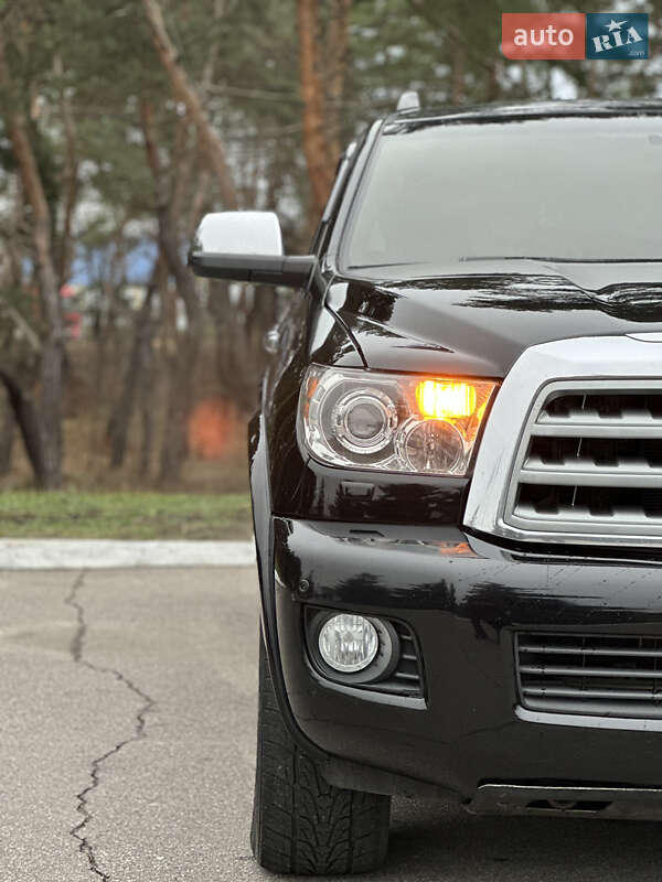 Позашляховик / Кросовер Toyota Sequoia 2008 в Києві
