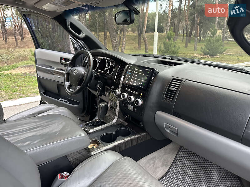 Позашляховик / Кросовер Toyota Sequoia 2008 в Києві