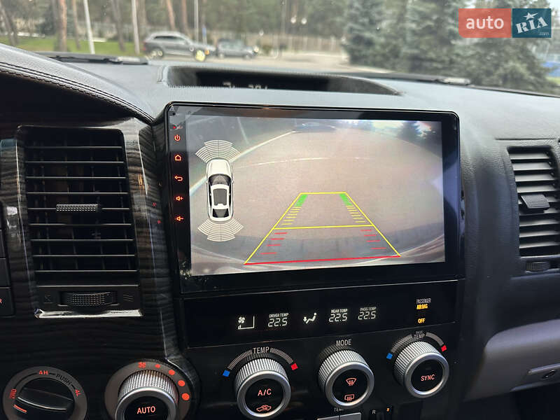 Позашляховик / Кросовер Toyota Sequoia 2008 в Києві