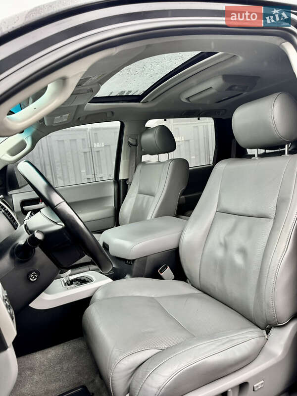 Позашляховик / Кросовер Toyota Sequoia 2008 в Києві