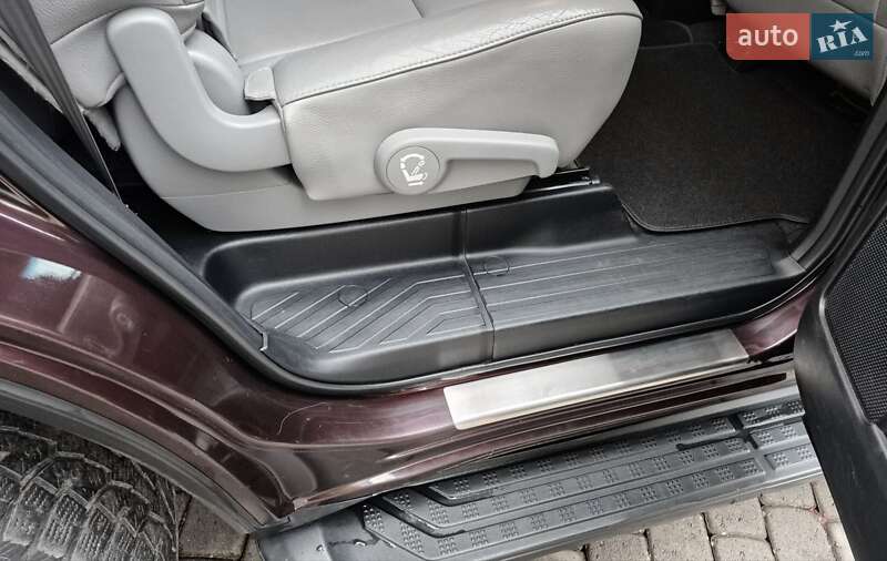 Позашляховик / Кросовер Toyota Sequoia 2012 в Івано-Франківську