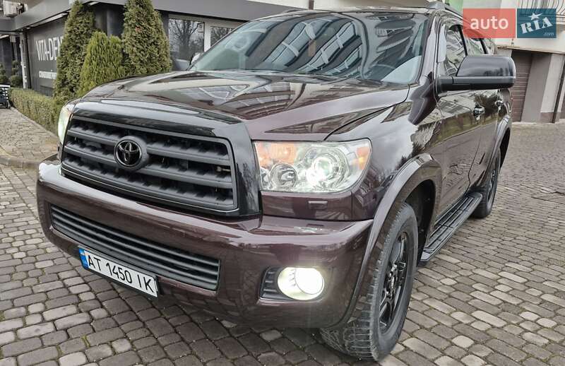 Позашляховик / Кросовер Toyota Sequoia 2012 в Івано-Франківську