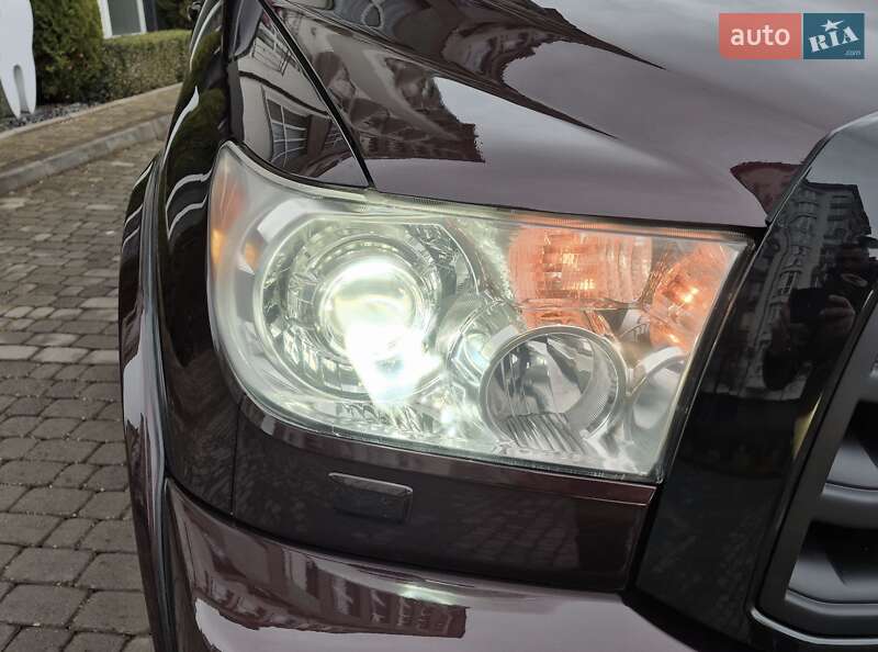 Позашляховик / Кросовер Toyota Sequoia 2012 в Івано-Франківську