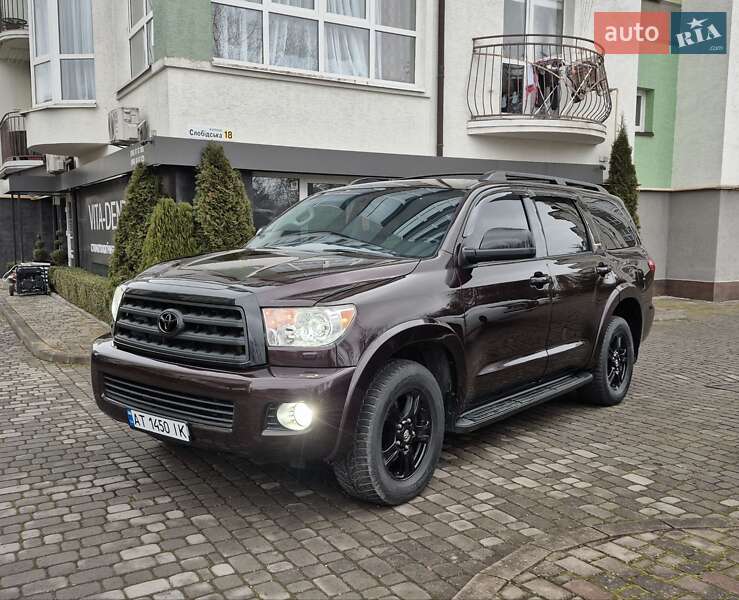 Позашляховик / Кросовер Toyota Sequoia 2012 в Івано-Франківську