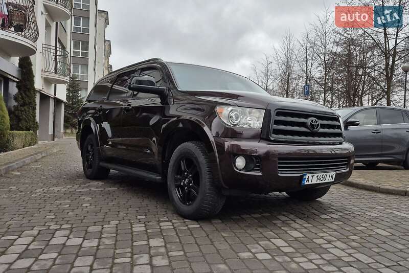 Позашляховик / Кросовер Toyota Sequoia 2012 в Івано-Франківську