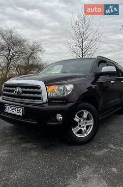 Позашляховик / Кросовер Toyota Sequoia 2012 в Тлумачі