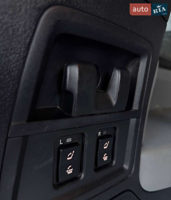 Внедорожник / Кроссовер Toyota Sequoia 2008 в Одессе фото 33 Внедорожник / Кроссовер Toyota Sequoia 2008 в Одессе