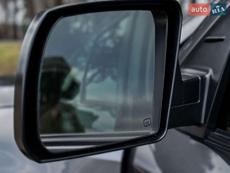 Внедорожник / Кроссовер Toyota Sequoia 2016 в Черкассах