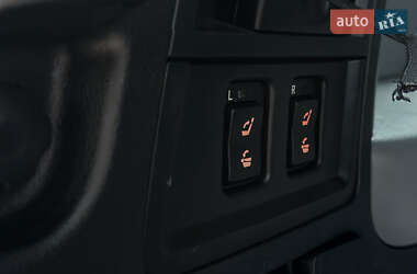 Внедорожник / Кроссовер Toyota Sequoia 2016 в Черкассах