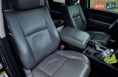 Внедорожник / Кроссовер Toyota Sequoia 2016 в Черкассах