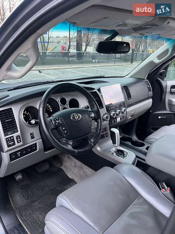 Внедорожник / Кроссовер Toyota Sequoia 2008 в Днепре