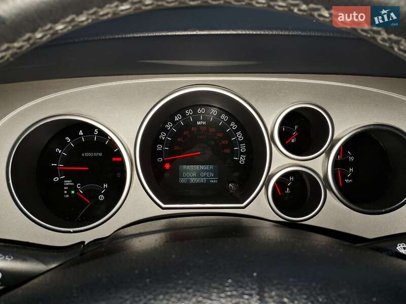 Внедорожник / Кроссовер Toyota Sequoia 2008 в Днепре