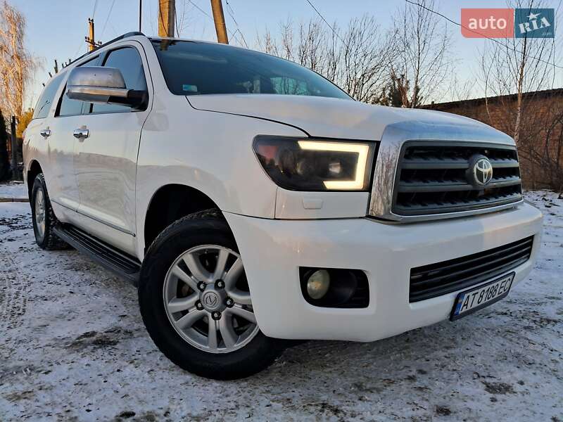 Toyota Sequoia 2011