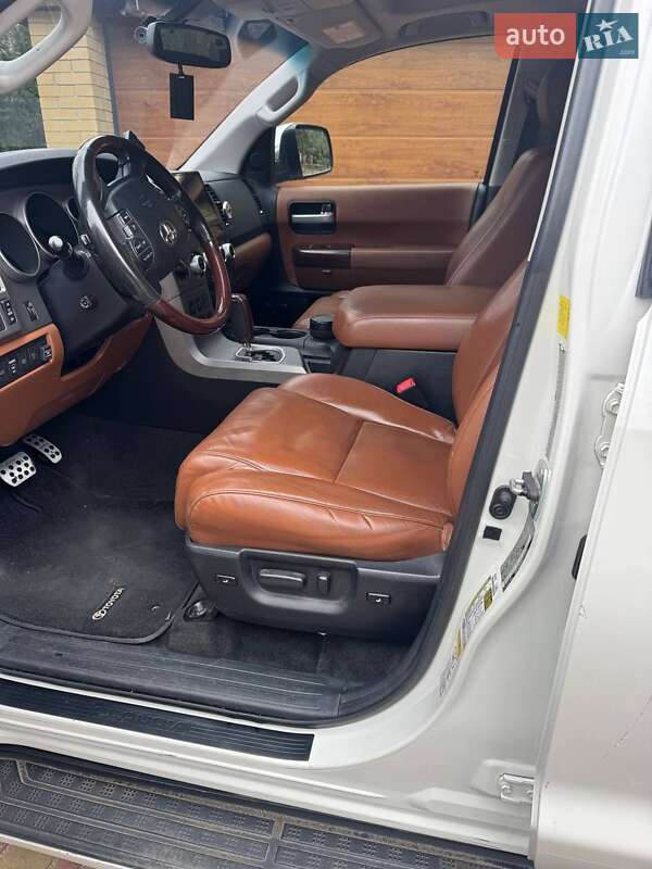 Внедорожник / Кроссовер Toyota Sequoia 2011 в Черкассах фото 13 Внедорожник / Кроссовер Toyota Sequoia 2011 в Черкассах