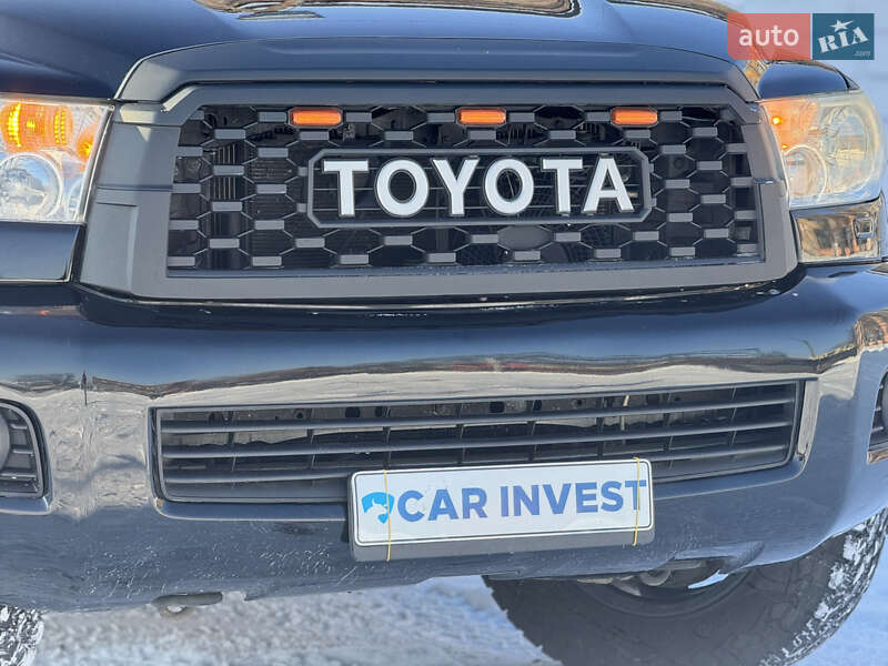 Внедорожник / Кроссовер Toyota Sequoia 2013 в Киеве