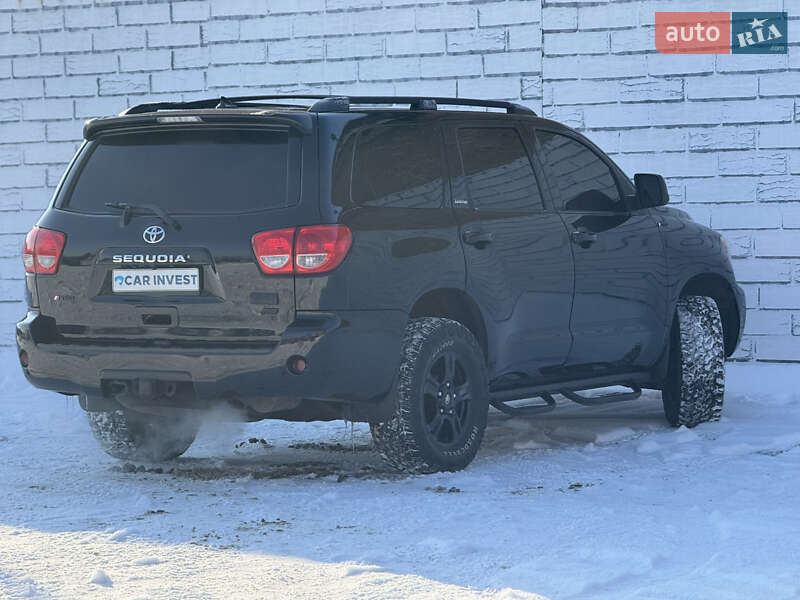 Внедорожник / Кроссовер Toyota Sequoia 2013 в Киеве