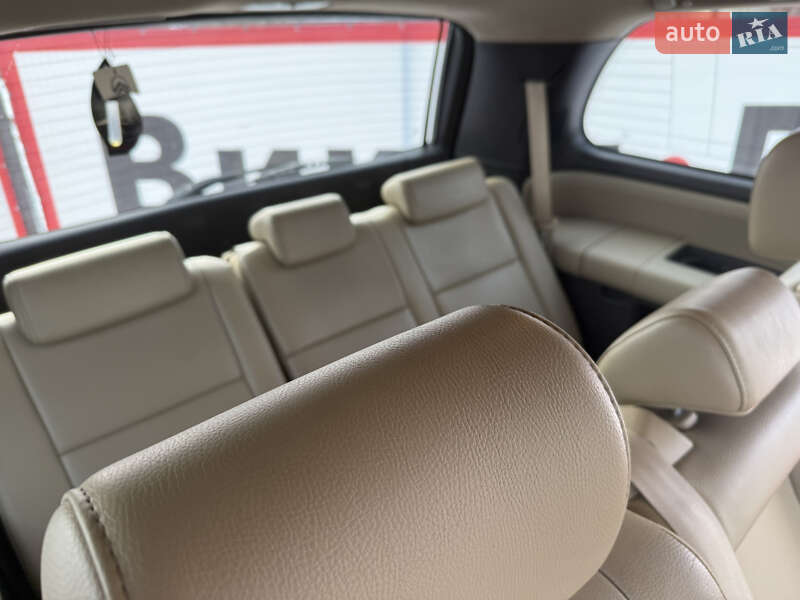 Внедорожник / Кроссовер Toyota Sequoia 2011 в Переяславе