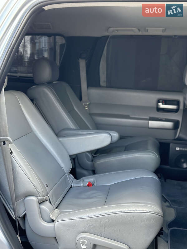 Внедорожник / Кроссовер Toyota Sequoia 2010 в Надворной фото 23 Внедорожник / Кроссовер Toyota Sequoia 2010 в Надворной
