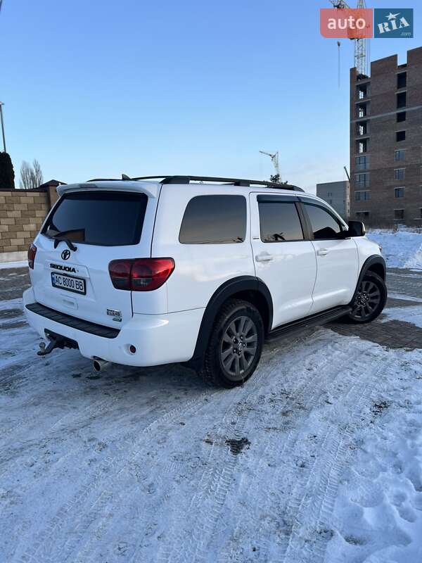 Внедорожник / Кроссовер Toyota Sequoia 2013 в Луцке фото 32 Внедорожник / Кроссовер Toyota Sequoia 2013 в Луцке