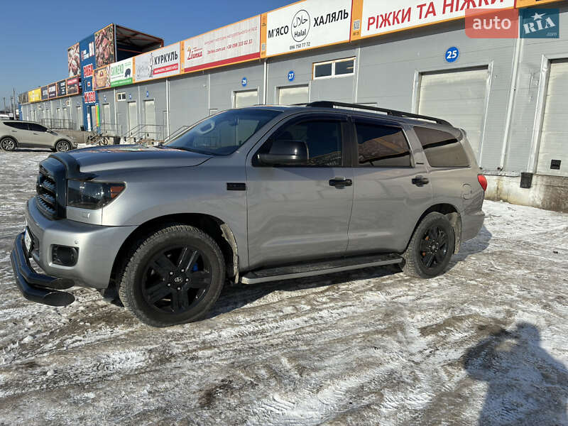 Внедорожник / Кроссовер Toyota Sequoia 2008 в Киеве