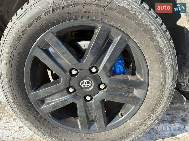 Внедорожник / Кроссовер Toyota Sequoia 2008 в Киеве