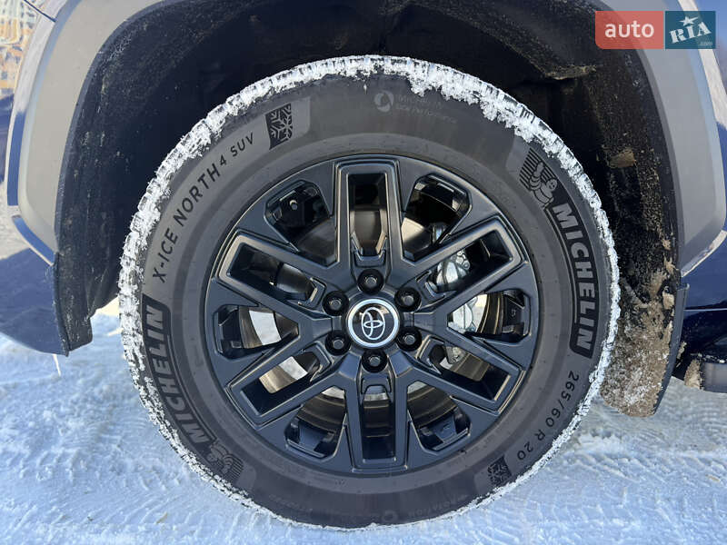 Внедорожник / Кроссовер Toyota Sequoia 2024 в Ирпене