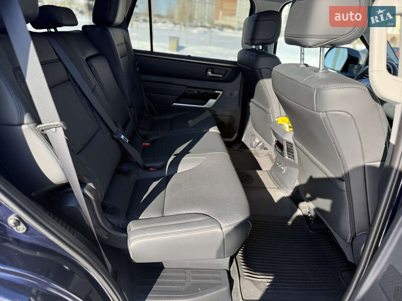 Внедорожник / Кроссовер Toyota Sequoia 2024 в Ирпене