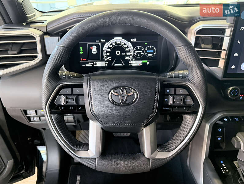 Внедорожник / Кроссовер Toyota Sequoia 2024 в Киеве