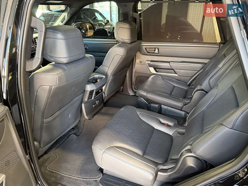 Внедорожник / Кроссовер Toyota Sequoia 2024 в Киеве