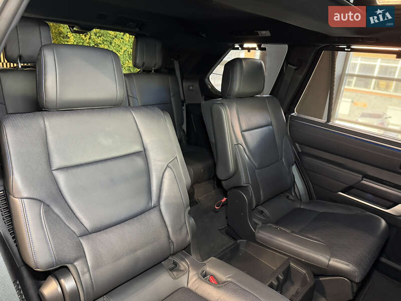 Внедорожник / Кроссовер Toyota Sequoia 2024 в Киеве