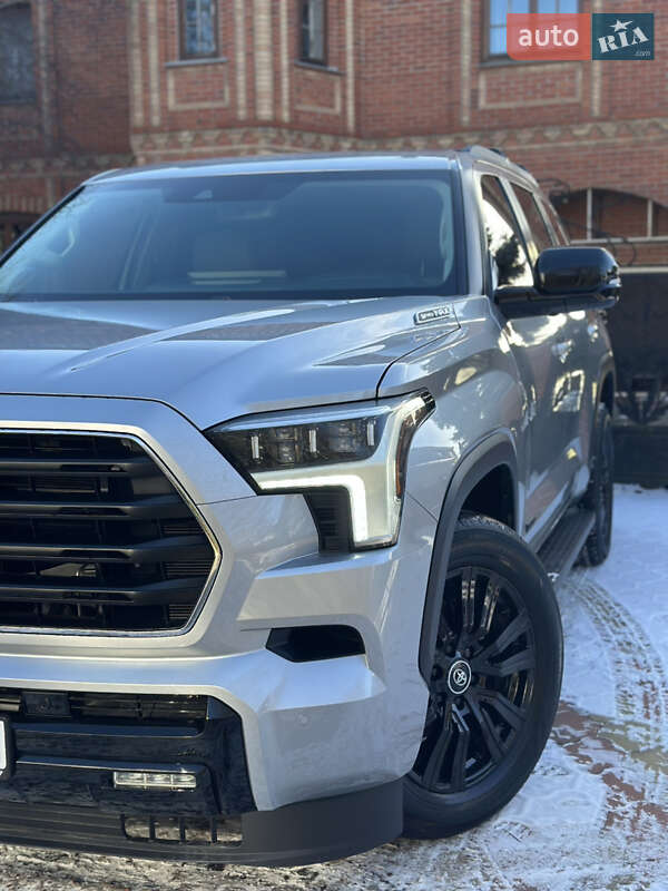 Внедорожник / Кроссовер Toyota Sequoia 2024 в Одессе