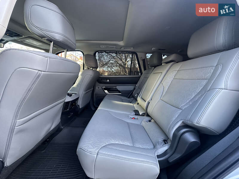 Внедорожник / Кроссовер Toyota Sequoia 2024 в Одессе