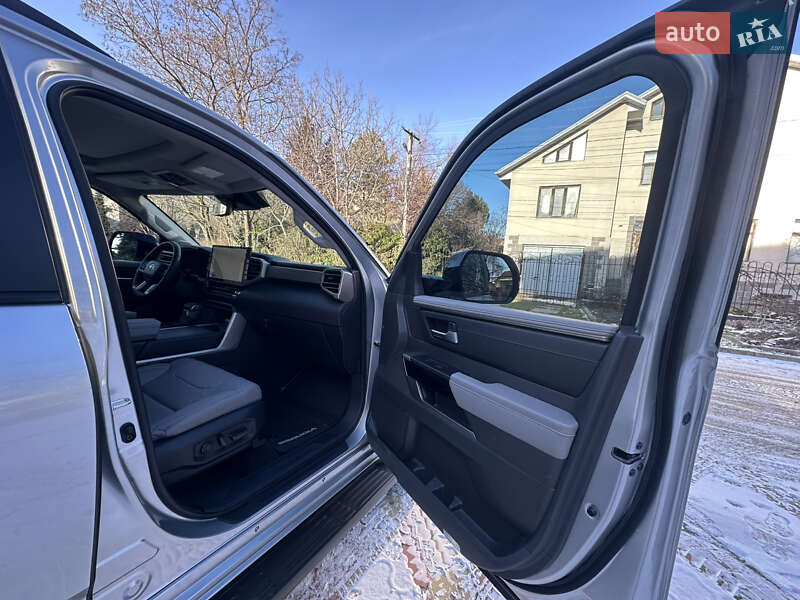 Внедорожник / Кроссовер Toyota Sequoia 2024 в Одессе