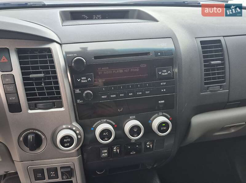 Внедорожник / Кроссовер Toyota Sequoia 2012 в Ивано-Франковске