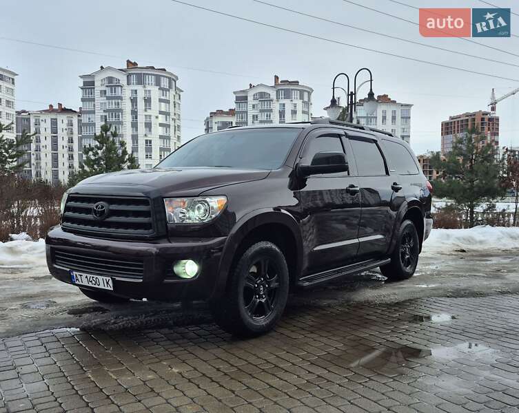 Внедорожник / Кроссовер Toyota Sequoia 2012 в Ивано-Франковске