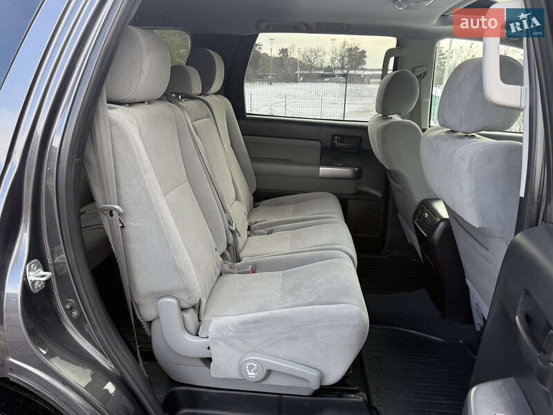 Внедорожник / Кроссовер Toyota Sequoia 2019 в Киеве фото 45 Внедорожник / Кроссовер Toyota Sequoia 2019 в Киеве